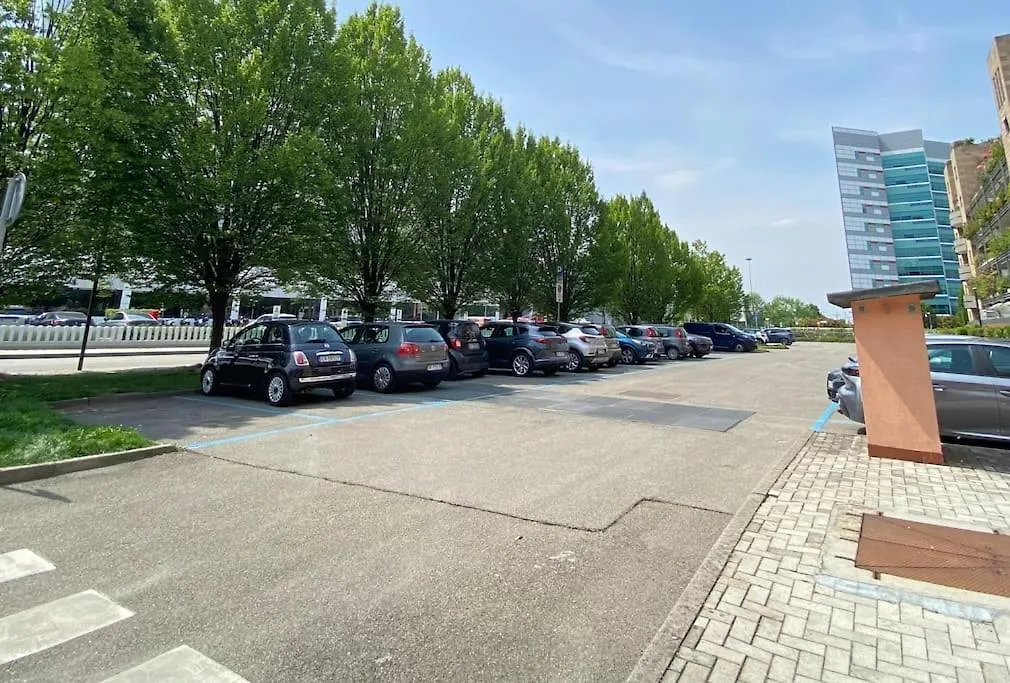 Incantevole - 15 Minuti Da Duomo + Wifi, Parking سان دوناتو ميلانيزي إيطاليا